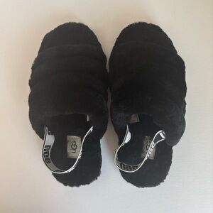 Women's UGG Fluff Yeah Black Slide Slippers Size 4